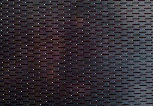 如何修复变形的锰钢筛板 5ae14950399bb